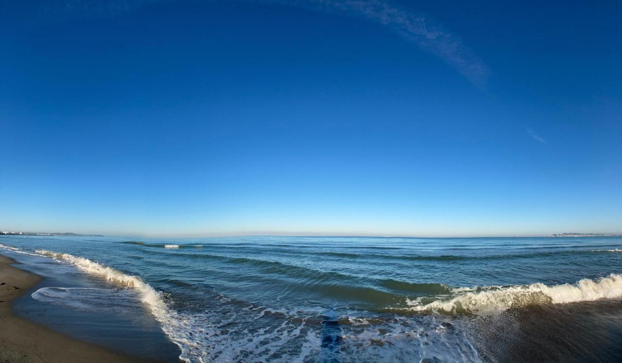 Promo Price September - Home By The Sea 1 Min From The Beach 골렘 외부 사진